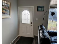 Entrance way at front - 