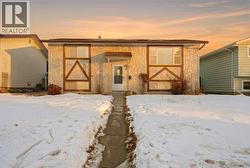 48 Nash Street  Red Deer, AB T4P 1N9