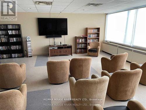 325 Archibald Street S, Thunder Bay, ON - Indoor