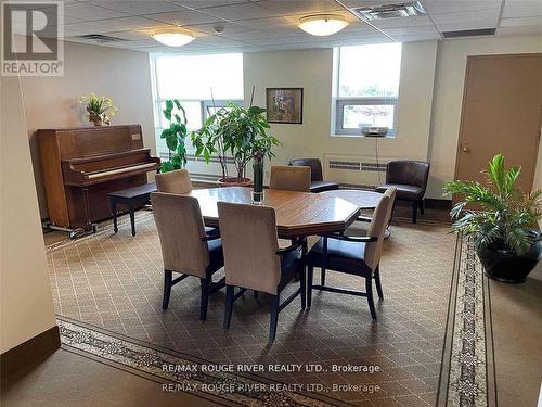 325 Archibald Street S, Thunder Bay, ON - Indoor Photo Showing Dining Room
