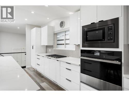 3775 Carrall Road, West Kelowna, BC - Indoor Photo Showing Kitchen With Upgraded Kitchen