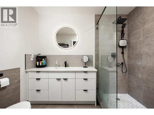3775 Carrall Road, West Kelowna, BC - Indoor Photo Showing Bathroom