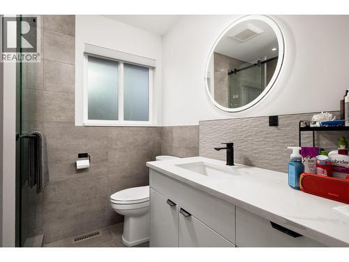 3775 Carrall Road, West Kelowna, BC - Indoor Photo Showing Bathroom