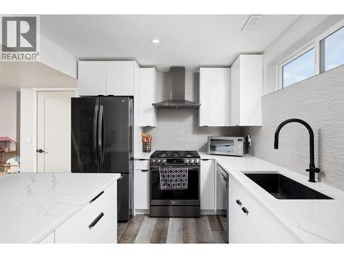 3775 Carrall Road, West Kelowna, BC - Indoor Photo Showing Kitchen