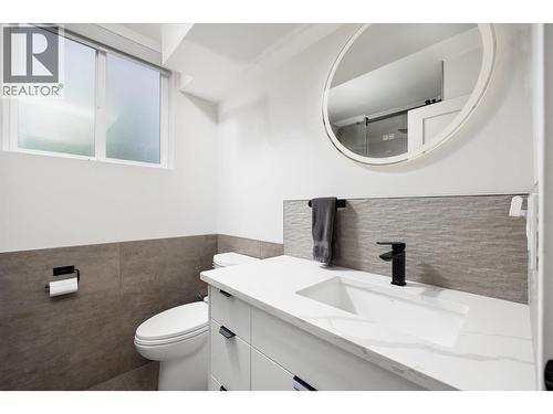 3775 Carrall Road, West Kelowna, BC - Indoor Photo Showing Bathroom