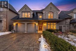 41 WENTWORTH AVENUE  Toronto, ON M2N 1T5