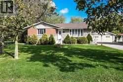 725 CROSS Street W  Dunnville, ON N1A 1N6