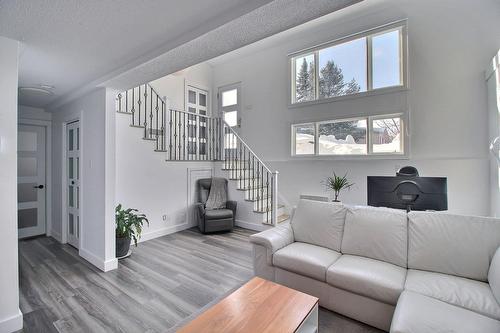 Salon - 1868 Place Cartman, Val-D'Or, QC - Indoor Photo Showing Living Room