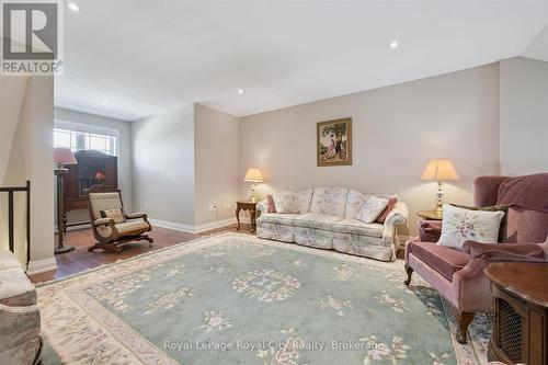 113 Aberdeen Street, Centre Wellington (Fergus), ON - Indoor Photo Showing Living Room