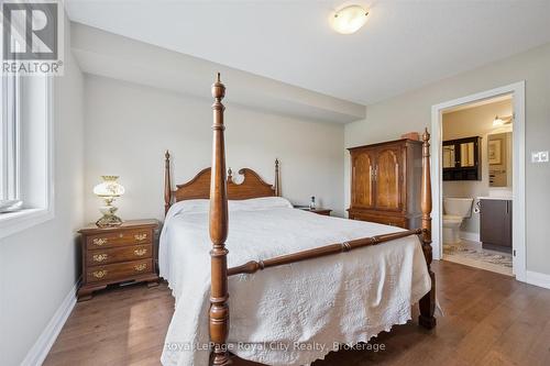 113 Aberdeen Street, Centre Wellington (Fergus), ON - Indoor Photo Showing Bedroom