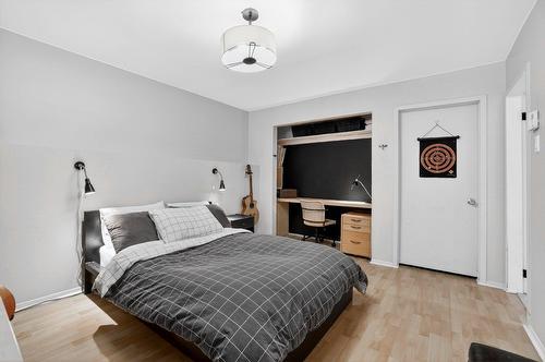 Chambre à coucher - 2625 Av. De La Volière, Laval (Sainte-Rose), QC - Indoor Photo Showing Bedroom