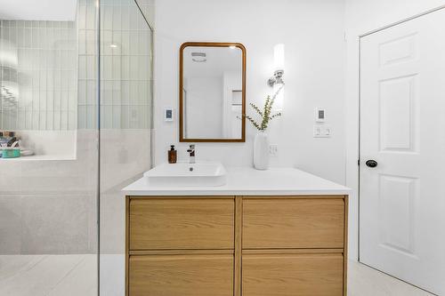 Salle de bains attenante à la CCP - 21 154E Avenue, Saint-Hippolyte, QC - Indoor Photo Showing Bathroom