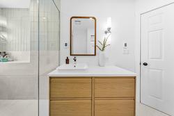 Salle de bains attenante à la CCP - 