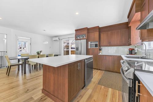 Cuisine - 21 154E Avenue, Saint-Hippolyte, QC - Indoor Photo Showing Kitchen