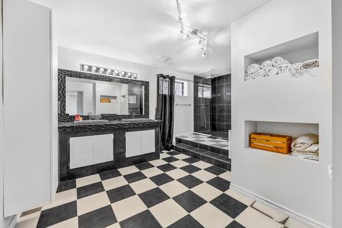 Salle de bains - 21 154E Avenue, Saint-Hippolyte, QC - Indoor Photo Showing Other Room