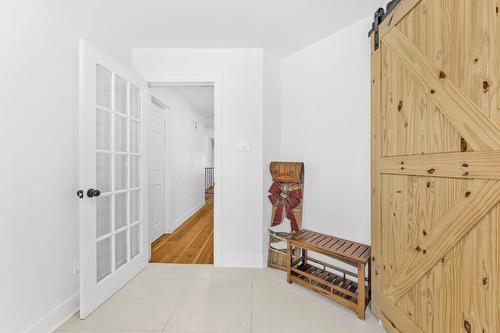 Hall d'entrée/Vestibule - 21 154E Avenue, Saint-Hippolyte, QC - Indoor Photo Showing Other Room
