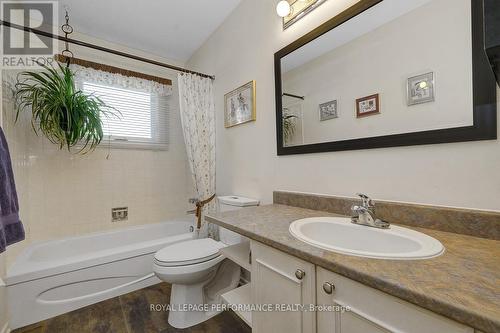 13 Mcmurdo Court, Ottawa, ON - Indoor Photo Showing Bathroom