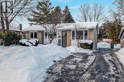 53 WALLINGFORD ROAD  Toronto, ON M3A 2V2