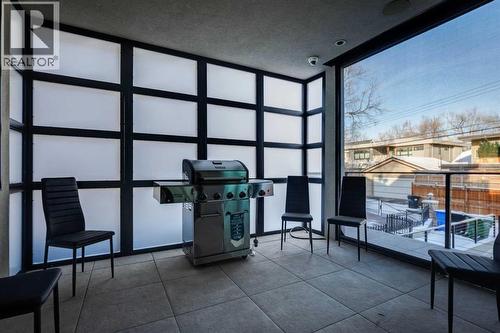 "3 SEASON" ROOM WITH POWER SCREEN - 530 Crescent Road Nw, Calgary, AB -  With Exterior