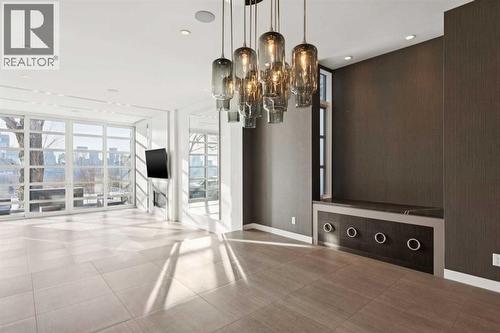 GREAT VIEWS FROM THE DINING ROOM - 530 Crescent Road Nw, Calgary, AB - Indoor Photo Showing Other Room