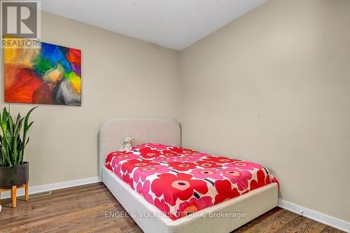 32 Sims Avenue, Ottawa, ON - Indoor Photo Showing Bedroom