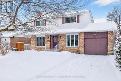2690 HICKSON CRESCENT  Ottawa, ON K2H 6Y6