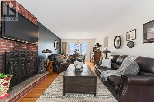 2690 Hickson Crescent, Ottawa, ON - Indoor Photo Showing Living Room With Fireplace