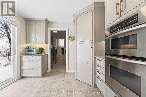 2690 Hickson Crescent, Ottawa, ON - Indoor Photo Showing Kitchen