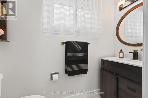 2690 Hickson Crescent, Ottawa, ON - Indoor Photo Showing Bathroom