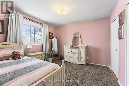 2690 Hickson Crescent, Ottawa, ON - Indoor Photo Showing Bedroom