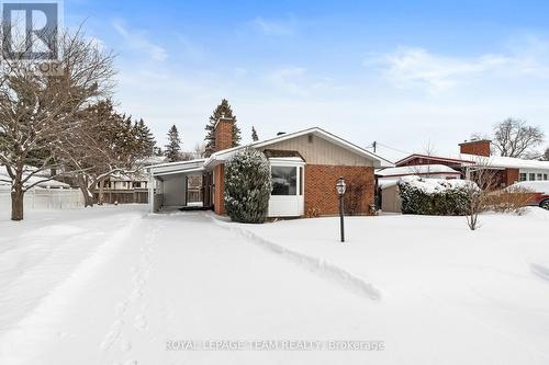 3 DOMUS CRESCENT  Ottawa, ON K2H 6A3