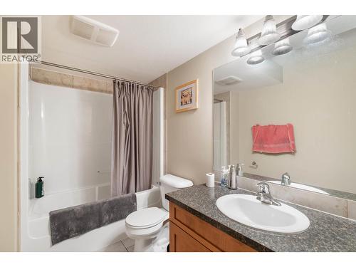 3284 Redecopp Court, Lake Country, BC - Indoor Photo Showing Bathroom