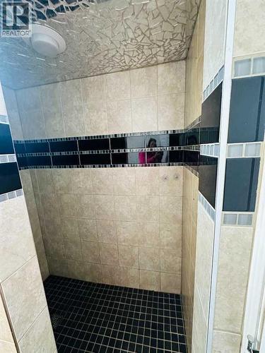 1505 8 Avenue S, Lethbridge, AB - Indoor Photo Showing Other Room