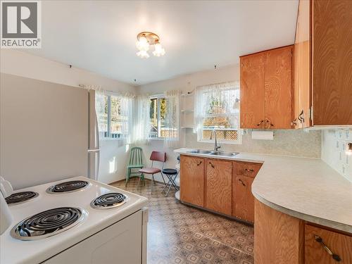 3201 Highway Drive, Trail, BC - Indoor Photo Showing Kitchen With Double Sink