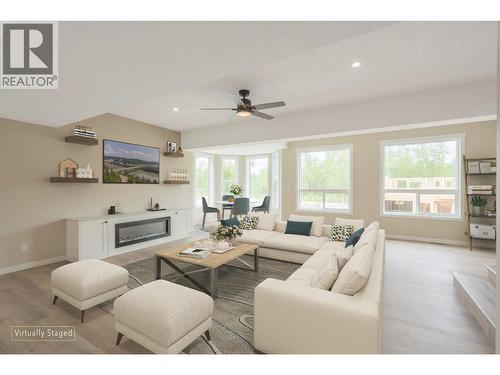 404 7000 Husband Drive, Prince George, BC - Indoor Photo Showing Living Room