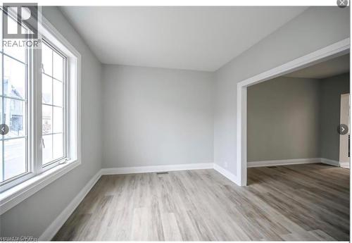 1024 Cannon Street E, Hamilton, ON - Indoor Photo Showing Other Room