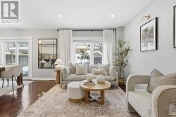 76 BUTTERCUP CRESCENT  Hamilton, ON L8B 0X9