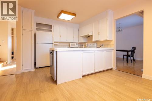 510 Bate Crescent, Saskatoon, SK - Indoor Photo Showing Kitchen
