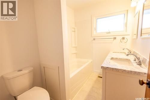 510 Bate Crescent, Saskatoon, SK - Indoor Photo Showing Bathroom