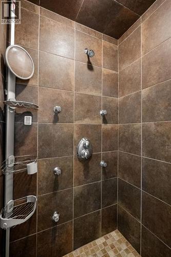 250 Lake Fraser Place Se, Calgary, AB - Indoor Photo Showing Bathroom