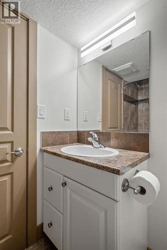 250 Lake Fraser Place Se, Calgary, AB - Indoor Photo Showing Bathroom