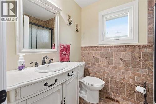 188 Millrise Drive Sw, Calgary, AB - Indoor Photo Showing Bathroom