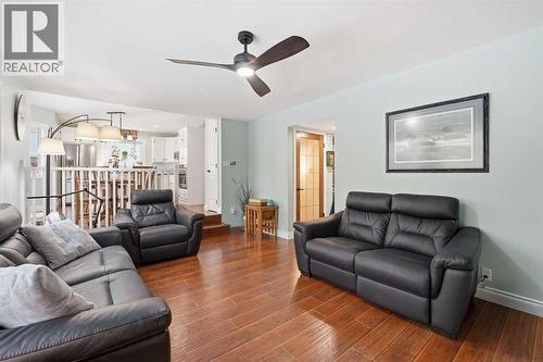 188 Millrise Drive Sw, Calgary, AB - Indoor Photo Showing Living Room