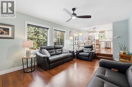 188 Millrise Drive Sw, Calgary, AB - Indoor Photo Showing Living Room