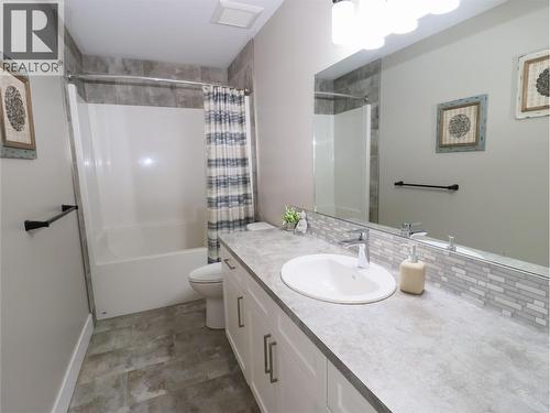 3600 Hall Frontage Road, Grand Forks, BC - Indoor Photo Showing Bathroom