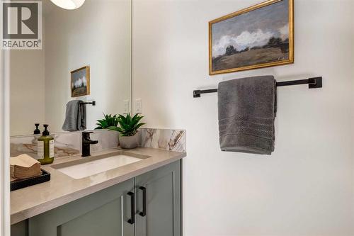 128 Quartz Crescent, Cochrane, AB - Indoor Photo Showing Bathroom