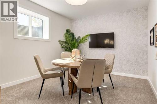 128 Quartz Crescent, Cochrane, AB - Indoor Photo Showing Dining Room