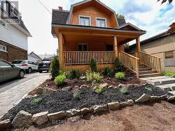 24 IRVING AVENUE  Ottawa, ON K1Y 1Z4