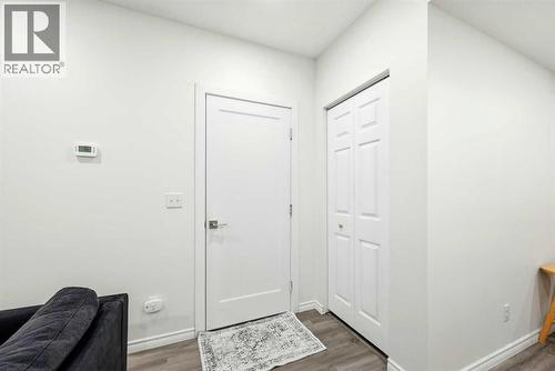 185 Edith Green Nw, Calgary, AB - Indoor Photo Showing Other Room