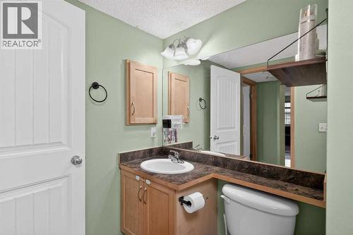 105, 23 Everridge Square Sw, Calgary, AB - Indoor Photo Showing Bathroom